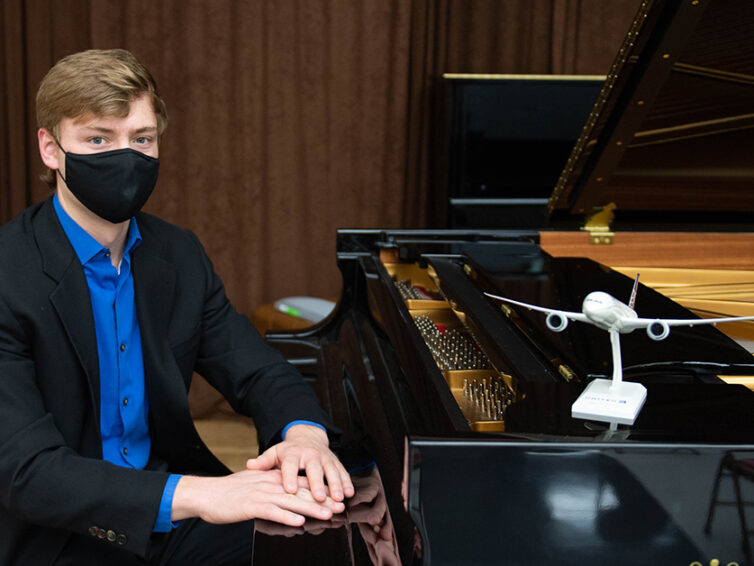At SIU, a pianist and pilot pursues his twin passions